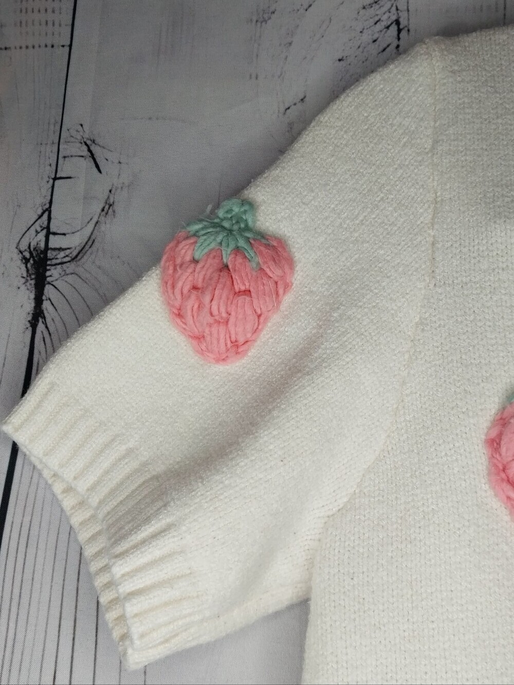 Luna Ivy Knitted Coquette Crop Top With 3D Textured Strawberry Appliques - Picture 4 of 6